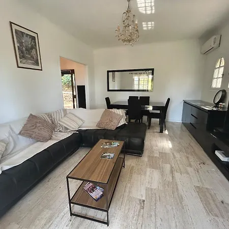 Maison Provencale فيلة لو كانيت