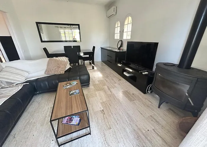 Maison Provencale فيلة لو كانيت