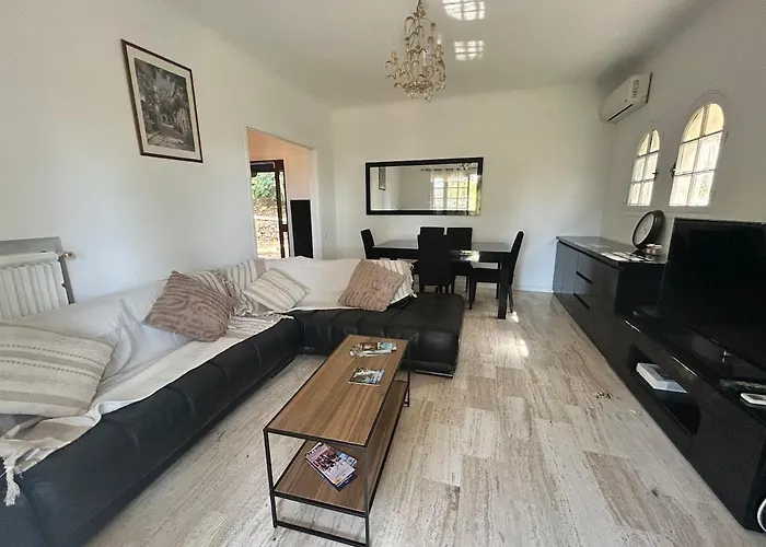 Maison Provencale فيلة لو كانيت